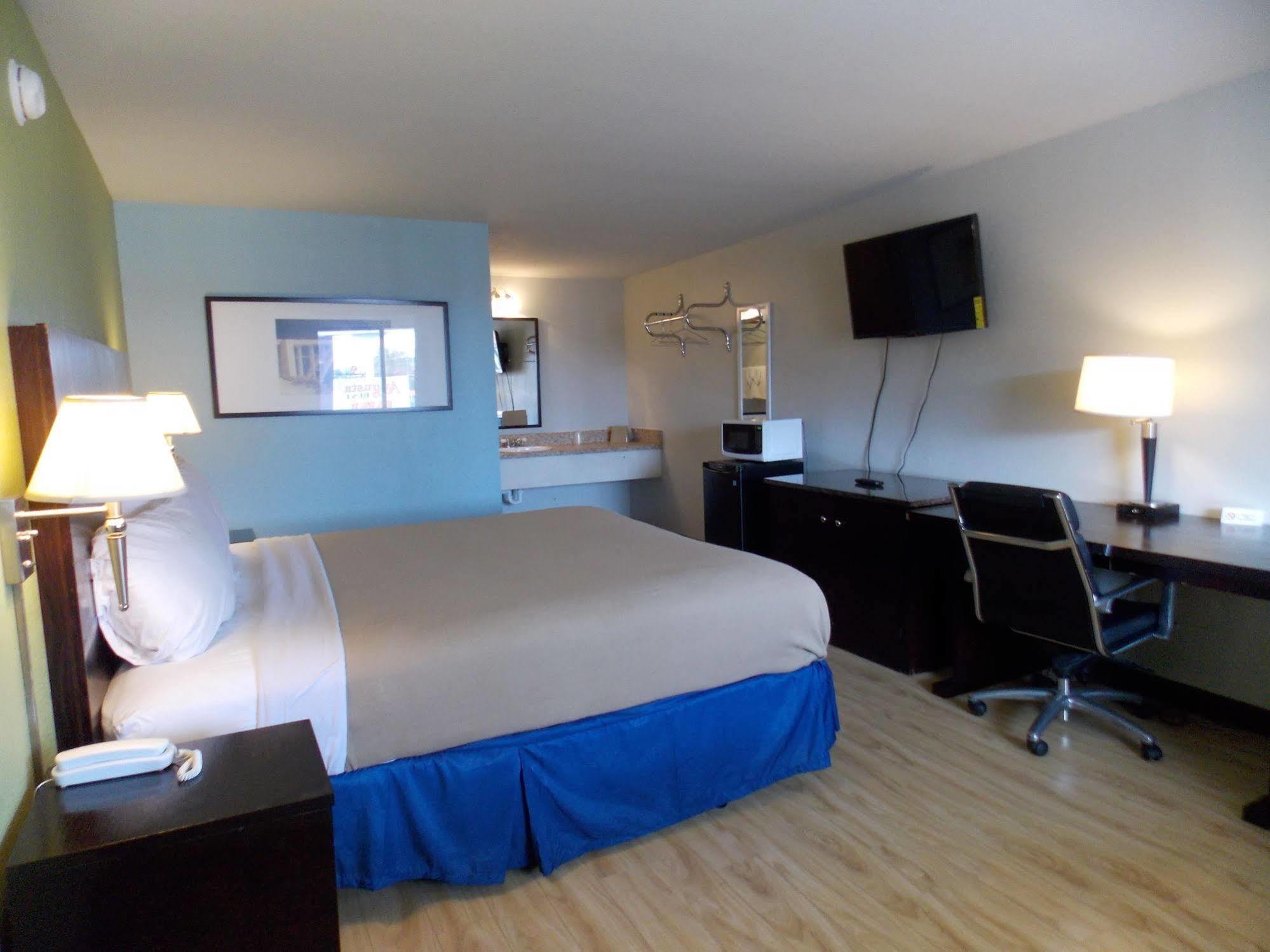 Augusta Best Inn Bagian luar foto